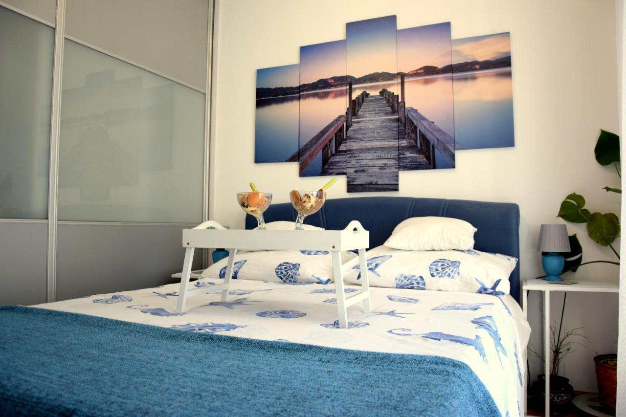 Apartment Marimar, Beachfront 1St Row Split Bagian luar foto